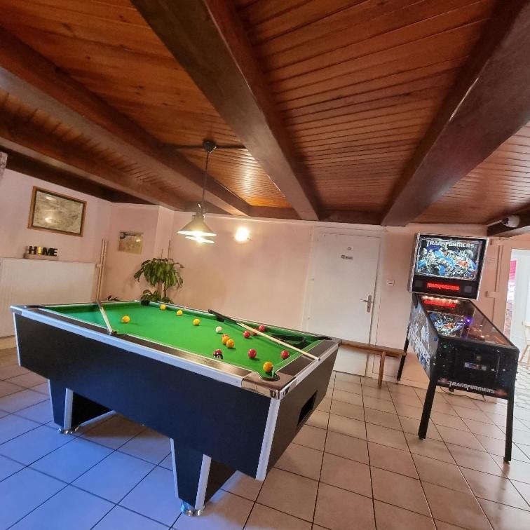 Gite Myrtille 2 A 6 Personnes Avec Spa Et Salle De Jeux Dans La Residence Вантрон Экстерьер фото